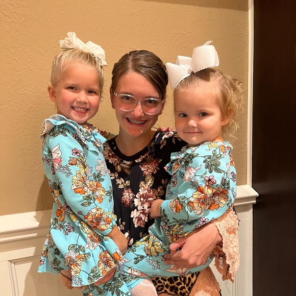 Meet Me! - Picture 1 of 16